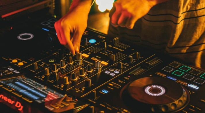 DJ, Musica, Rap