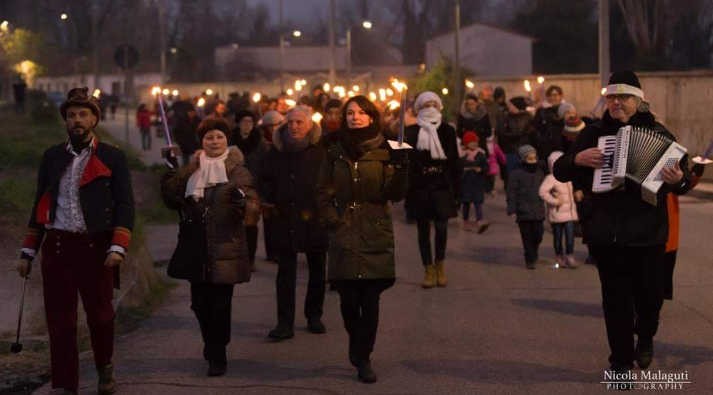 Aspettando Santa Lucia a Mantova, fiaccolata con musica