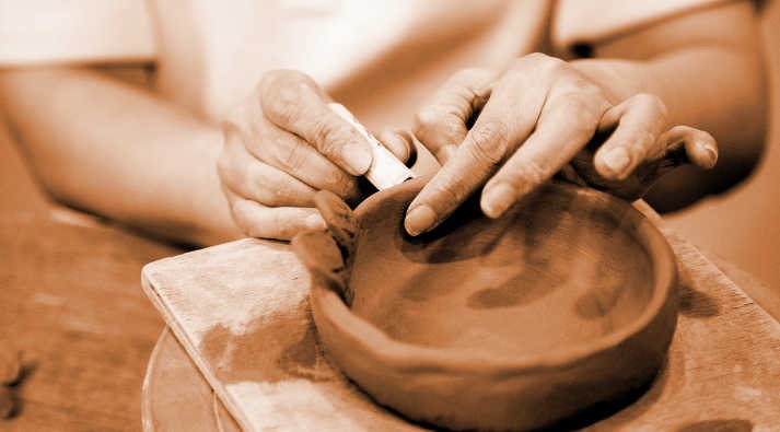 Spazio Ancilldi Pozzolo, laboratori argilla e materiali naturali
